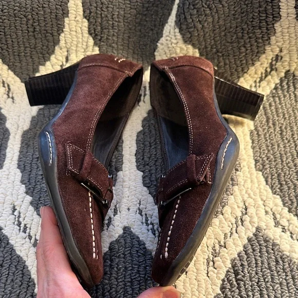 AEROSOLES Brown Suede Heels with Buckle - Picture 7 of 9